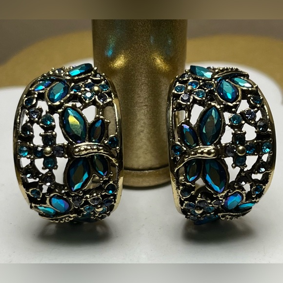 Heidi Daus "Fantasy in Flight" Crystal Dragonfly Earrings-Blue-Pierced like new - Picture 3 of 7